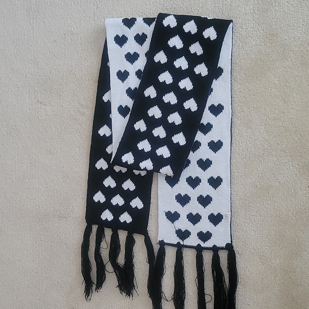 Knitted scarf